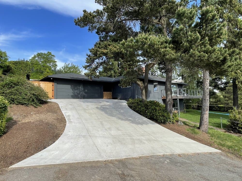 Modern concrete driveway by 4 Belt Concrete Portland OR